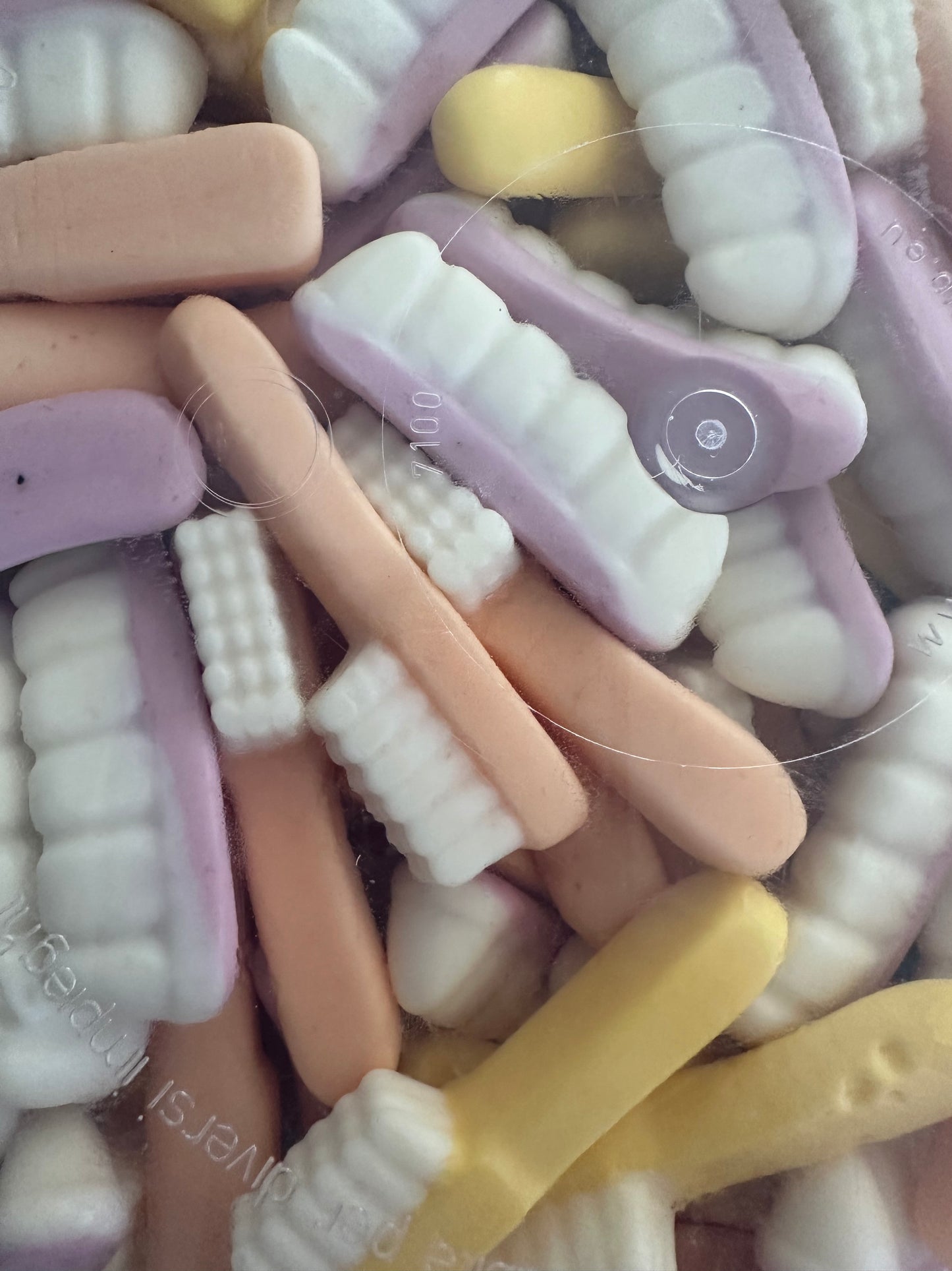 Foam/Powdery Candy