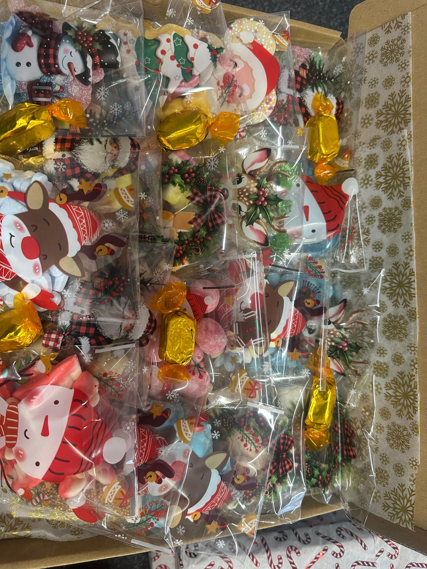 Christmas Candy Box 18 mini bags with 6 gold chocolates