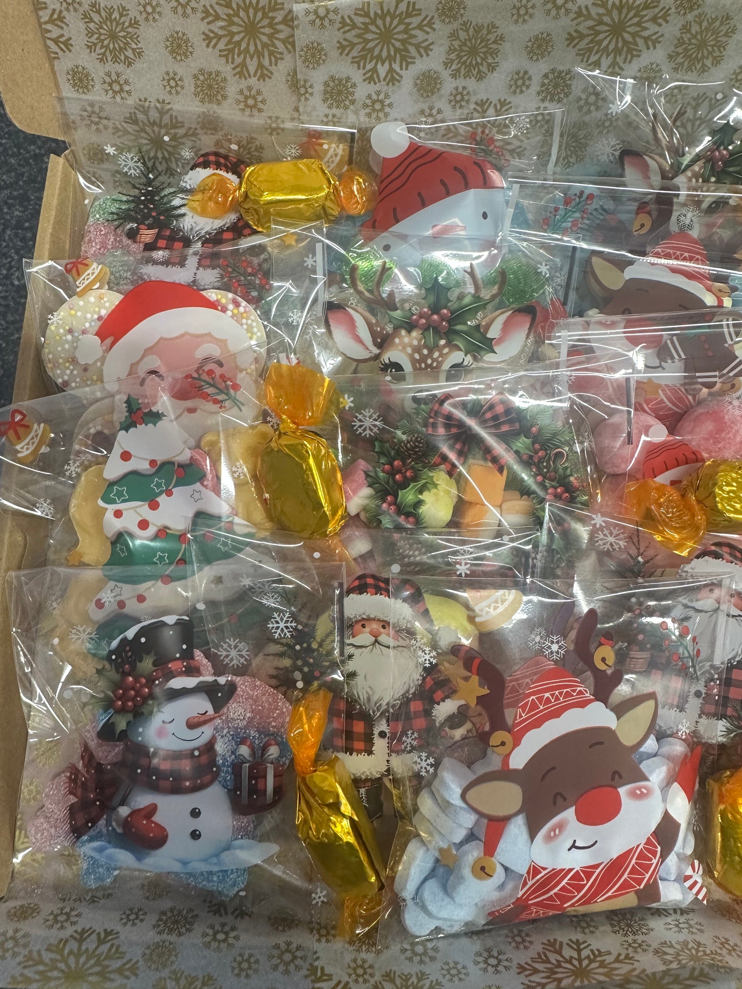 Christmas Candy Box 18 mini bags with 6 gold chocolates