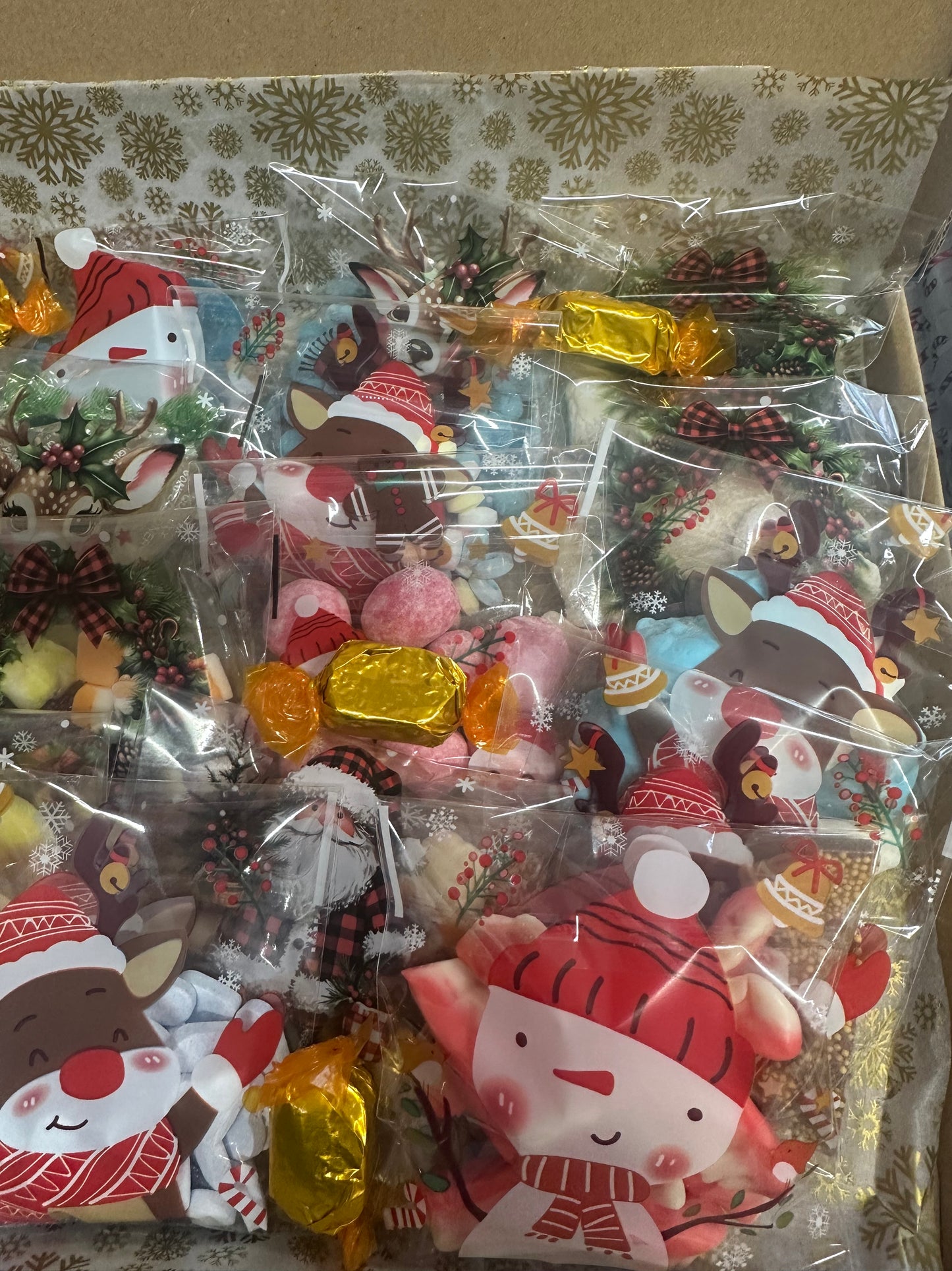 Christmas Candy Box 18 mini bags with 6 gold chocolates