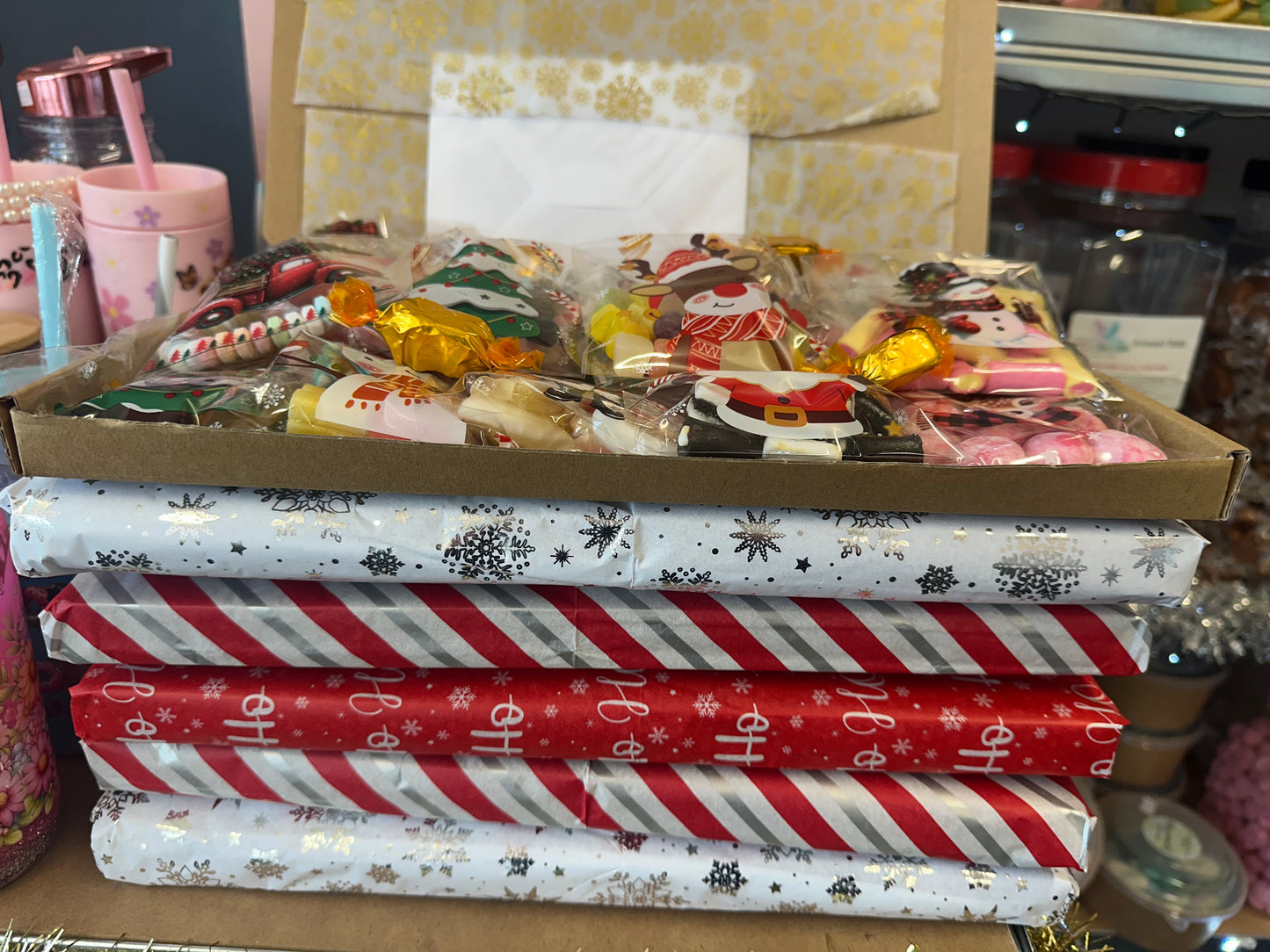 Christmas Candy Box 18 mini bags with 6 gold chocolates